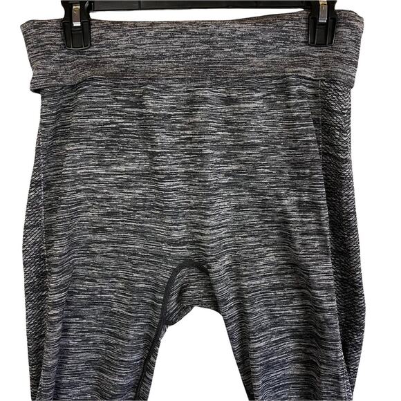 Nike Gray Foldover Waist Active Leggings Size Medium - Picture 3 of 10